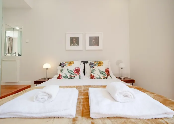Fanqueiros 196 - Center City Apt